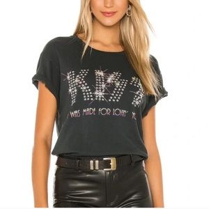 Kiss Tour Tee in Black
DAYDREAMER